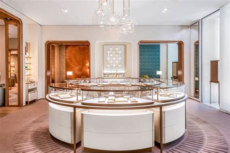 Cartier: fine jewelry, watches, accessories at 180 El Camino Real